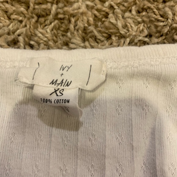 white cropped t-shirt top - Picture 3 of 3